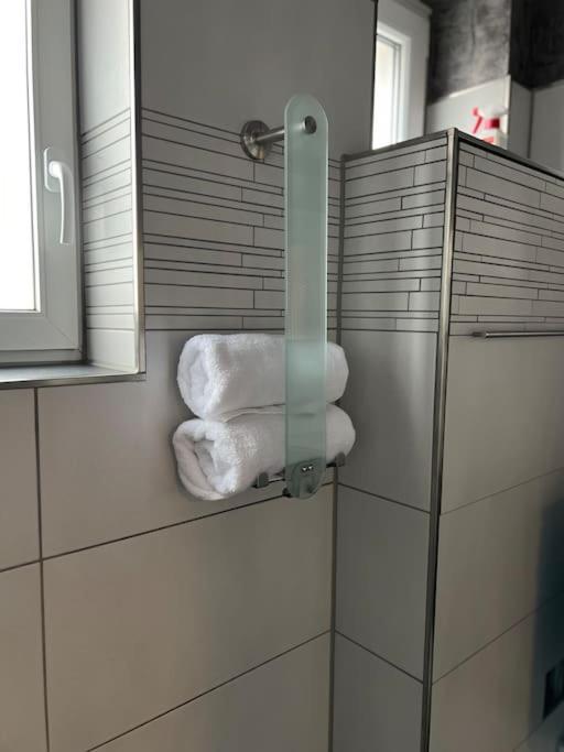 Gesamte Wohnung Mit Parkplatz Halstenbek Ngoại thất bức ảnh